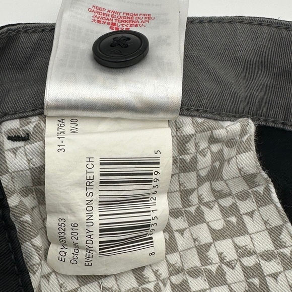 Quicksilver Men's Black Shorts - Picture 4 of 7